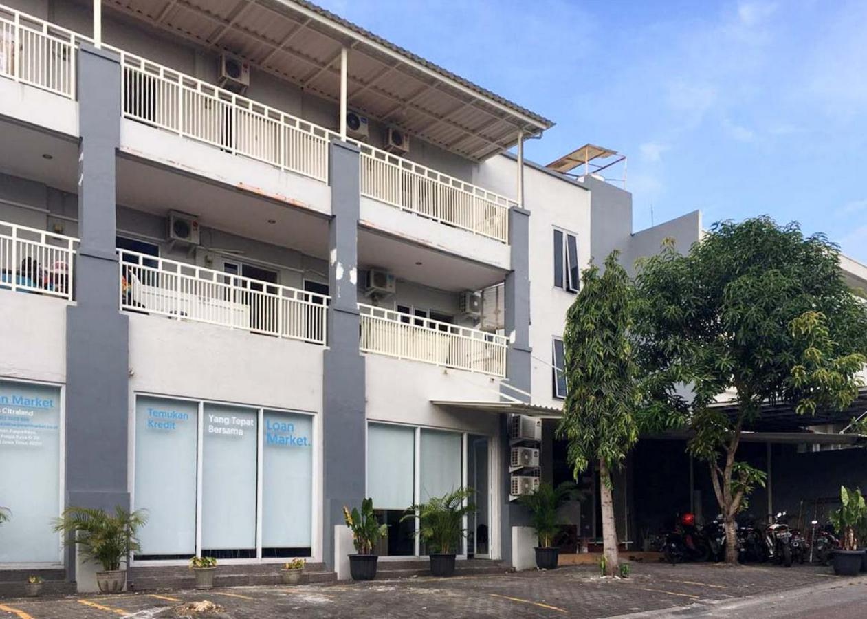 Hotel Reddoorz @ Citraland Surabaya Exterior foto